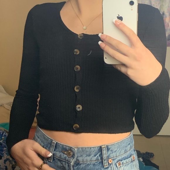 Black long sleeved button up - Picture 3 of 3